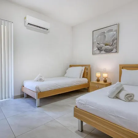 Live The Island Life,2br In The Heart Of Bugibba By 360 Estates דירה *